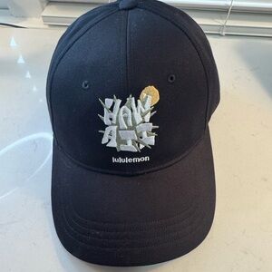 🌺Lululemon Black Cap with HAWAII exclusive Embroidered Design🌸